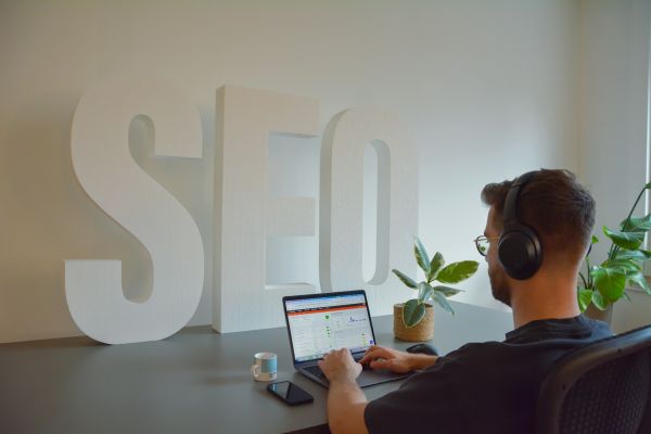 Comment choisir une agence SEO à Tarbes pour booster votre visibilité
